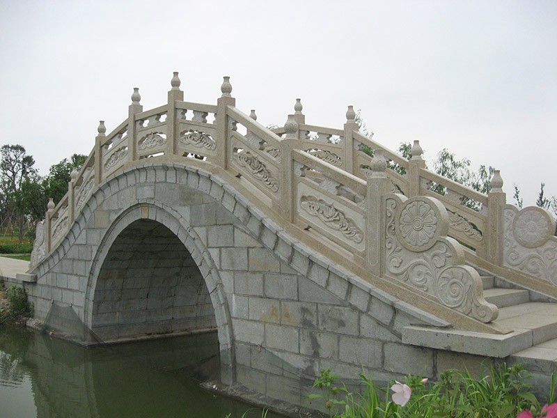 拱桥黄锈石石栏杆